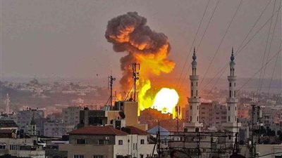 الاحتلال يقصف سيارة بالقرب من مستشفى ناصر بخان يونس