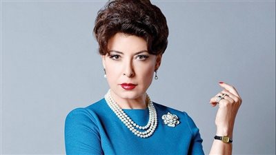 أنوشكا: الفنانون يقفون 
