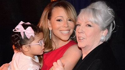 ماريا كاري تنعي وفاة والدتها وشقيقتها في نفس اليوم 