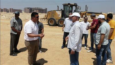 تطوير الطرق بمنطقة الصناعات المتوسطة وترفيق الأراضي السكنية ببني سويف الجديدة