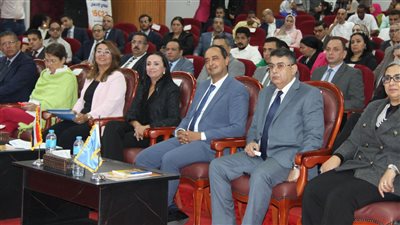 مدير صندوق مكافحة الإدمان يستعرض أهمية دراسة تطبيق برامج الدمج المجتمعي للمتعافين من الإدمان   