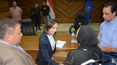 محافظة البحيرة تترأس اللقاء الأسبوعي لتلبية مطالب المواطنين 