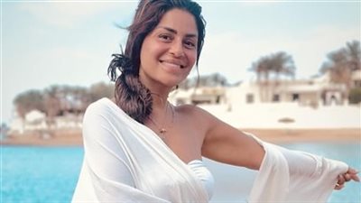 الرسامة المكسيكية فرفريدا كاهلو تزين كاش مايو منة فضالي