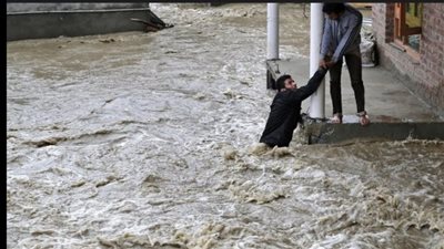  انهيار حاجز مائي  يودي بحياة امرأتين وطفلة وفقدان آخرين باليمن