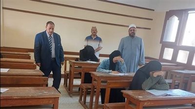 طلاب الدور الثاني يؤدون امتحان الديناميكا والفلسفة بالثانوية الازهرية 