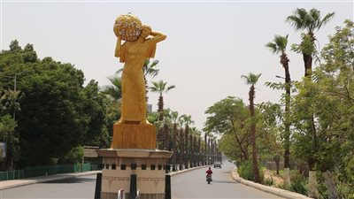 محافظ قنا يعقد أول اجتماعاته لمتابعة مشروعات حياة كريمة 