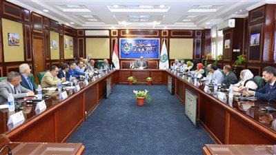 مجلس جامعة دمنهور يستعرض الإستعدادات للعام الجديد 