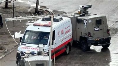 قوات الاحتلال تعترض سيارة إسعاف في مخيم جنين وتفتش طاقمها 