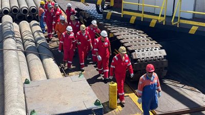 «بدوي» يتفقد تنفيذ أعمال الخط البحري بحقل إدكو لدخوله مرحلة التشغيل والإنتاج 