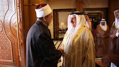 شيخ الأزهر وملك البحرين يناقشان مؤتمر الحوار الإسلامي المقرر عقده في المنامة 
