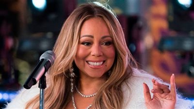 هجوم على ماريا كاري رغم وفاة شقيقتها ووالدتها 