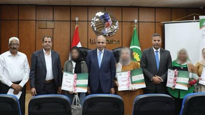 100 ألف جنيه مساعدات مالية لفتيات المنيا 