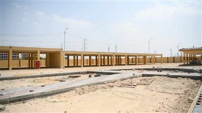 مجمع مواقف نقادة الجديد جنوب قنا يستوعب 100 سيارة 