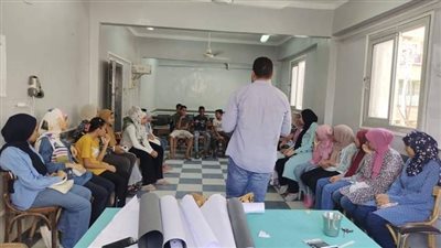 قنا تنفذ برنامجًا تثقيفيًا بمركز شباب عزبة حامد 