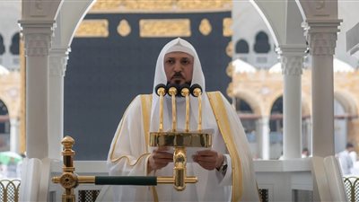 خطبة الجمعة من المسجد الحرام.. الإيمان بالملائكة يزيد تقوى الله
