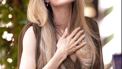 أنجلينا جولي أميرة القلوب في مهرجان فينيسيا السينمائي 