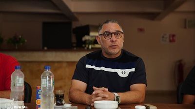 الشريعي يجتمع بالأجهزة الفنية لقطاع الناشئين لمناقشة خطط التطوير