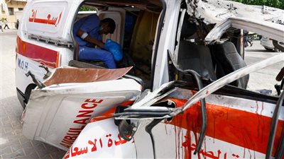 الاحتلال يستهدف سيارة إسعاف بالرصاص في جنين وإصابة اثنين من طواقمها 