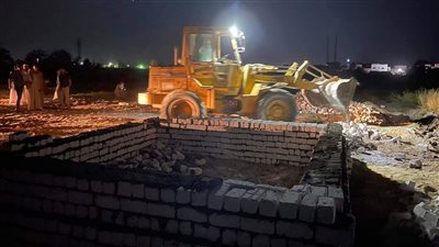 إزالة التعديات على الأراضي الزراعية بطامية في الفيوم 