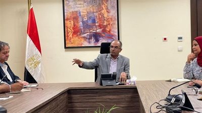 نائب وزير الإسكان يتابع موقف مشروعات مياه الشرب والصرف الصحي 