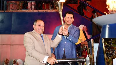 وزير الشباب والرياضة ومحافظ بورسعيد يطلقان شعلة بطولة الجمهورية للشركات