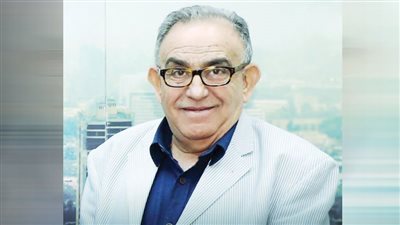 “منى زكي سبب دخوله المستشفى”.. زوجة عاطف بشاي تفجر مفاجأة