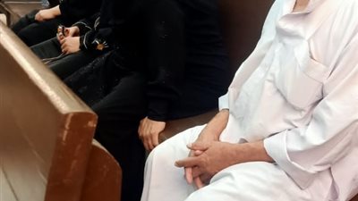 انهيار والدة طفل شبرا خلال ثاني جلسات محاكمة المتهمين بقتله