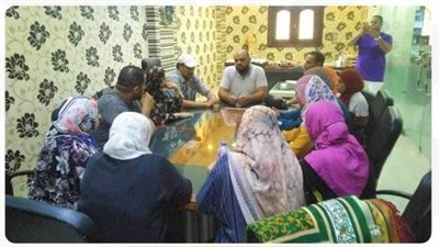 وزارة العمل توعي بأحكام القانون وتطبيق الحد الأدنى للأجور بمنشآت الغربية