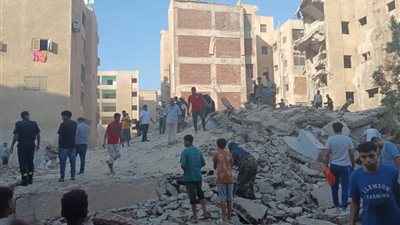 محافظ الإسماعيلية يتابع تداعيات حادث انهيار إحدى العقارات بمنطقة الكوكاكولا