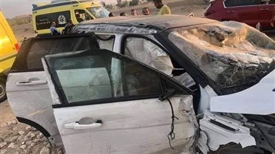 مصرع ربة منزل وإصابة زوجها وأطفالهما في إنقلاب سيارة بصحراوي سوهاج الشرقي 