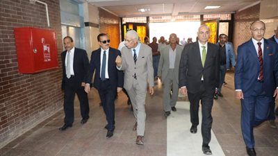 محافظ المنوفية يتفقدان مبنى العيادات الخارجية الجديد بمستشفى جامعة المنوفية 