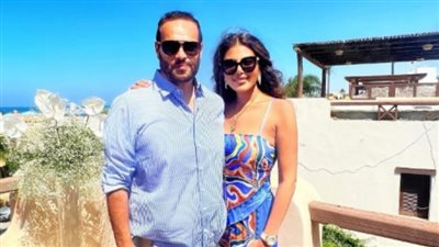 وصلة غزل بين ريهام حجاج ومحمد حلاوة على البحر 