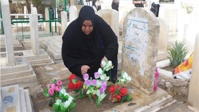 ما حكم تخصيص يوم لزيارة القبور؟.. أمين الفتوى يجيب (فيديو)