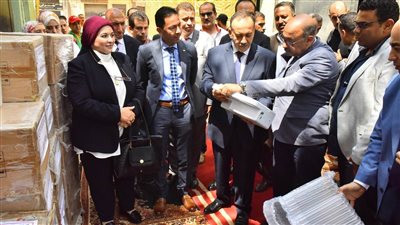 محافظ أسيوط يشهد تسليم أجهزة طبية بـ 45 مليون جنيه دعماً للمستشفيات 