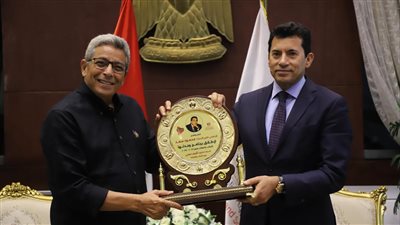 وزير الشباب يبحث مع محمود سعد إطلاق برنامج الاختراعات وابتكارات شباب الجامعات