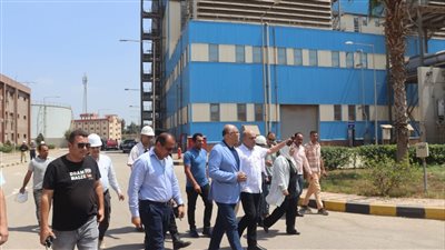 محافظ القليوبية يتفقد محطتي كهرباء بنها وشبرا الخيمة