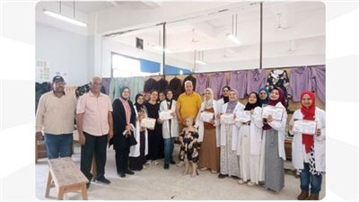 وزارة العمل تختتم فعاليات برنامج التفصيل والخياطة بمركز التدريب المهني بأسيوط
