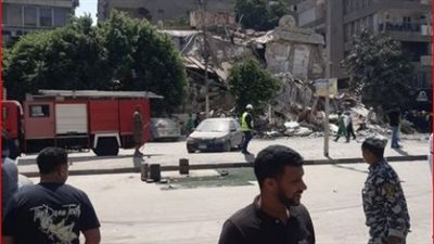 شاهد عيان عن عقار النزهة المنهار: سمعت أصوات أستغاثة تحت الأنقاض