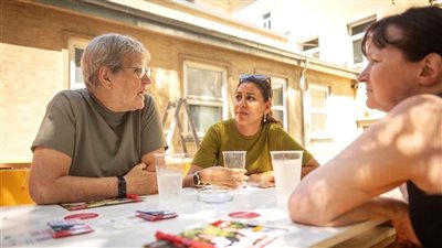 إيمان مقلد تواصل جولاتها استعدادًا لانتخابات البرلمان النمساوي 