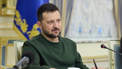 زيلينسكي يطالب حلفاءه تزويده بالسلاح دون تأخير