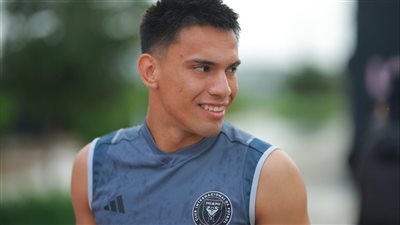 برايتون يتعاقد مع موهبة باراجواي الجديدة 