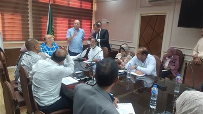 محافظ القليوبية يواصل لقاءاته الأسبوعية بالمواطنين 