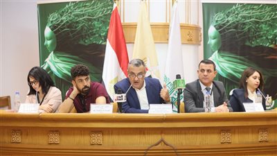  مناقشة مفهوم الجسد في المسرح العربي ومقارنته بالغربي بالمهرجان التجريبي 