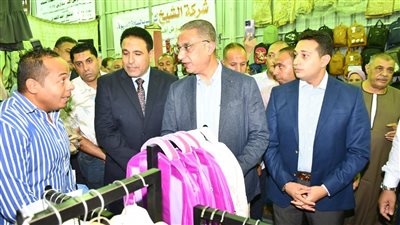 محافظ الفيوم يفتتح معرض 