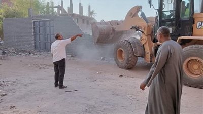 إزالة التعديات بالبناء المخالف بدشنا في قنا