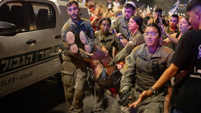 الشرطة الإسرائيلية تعتقل متظاهرين اقتحموا مدرسة مستوطنة كفار مناحيم