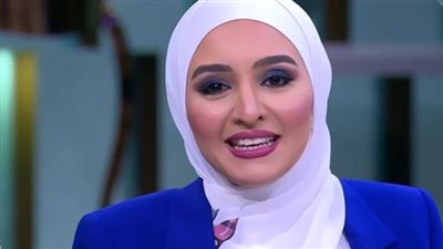 هلا رشدي .. رحلة معاناة من فرقعة بعض الفقرات ونتوءات الأحبال الصوتية