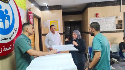 وكيل صحة أسيوط يفاجئ مركز طبي الحمراء للاطمئنان على الخدمات 