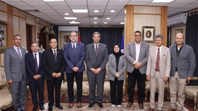 محافظ دمياط يستقبل رئيس الهيئة القومية لسلامة الغذاء لبحث سبل التعاون 