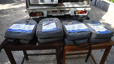 قنا| توزيع 800 شنطة مدرسية للطلاب الأولى بالرعاية 